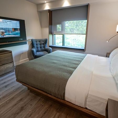 Hotel & Suites Normandin 莱维斯 外观 照片