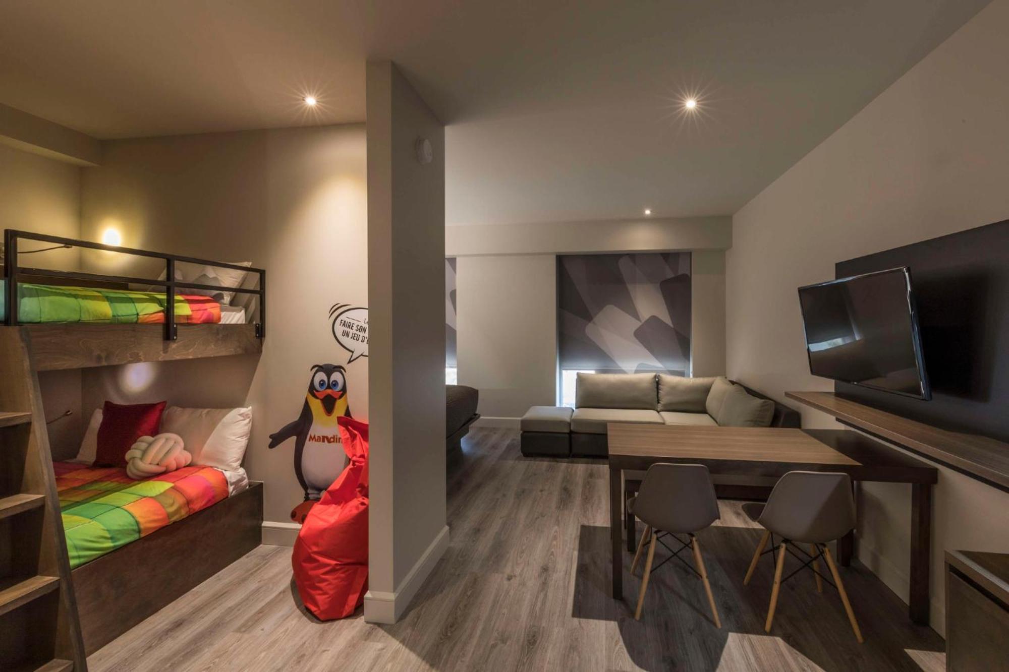 Hotel & Suites Normandin 莱维斯 外观 照片