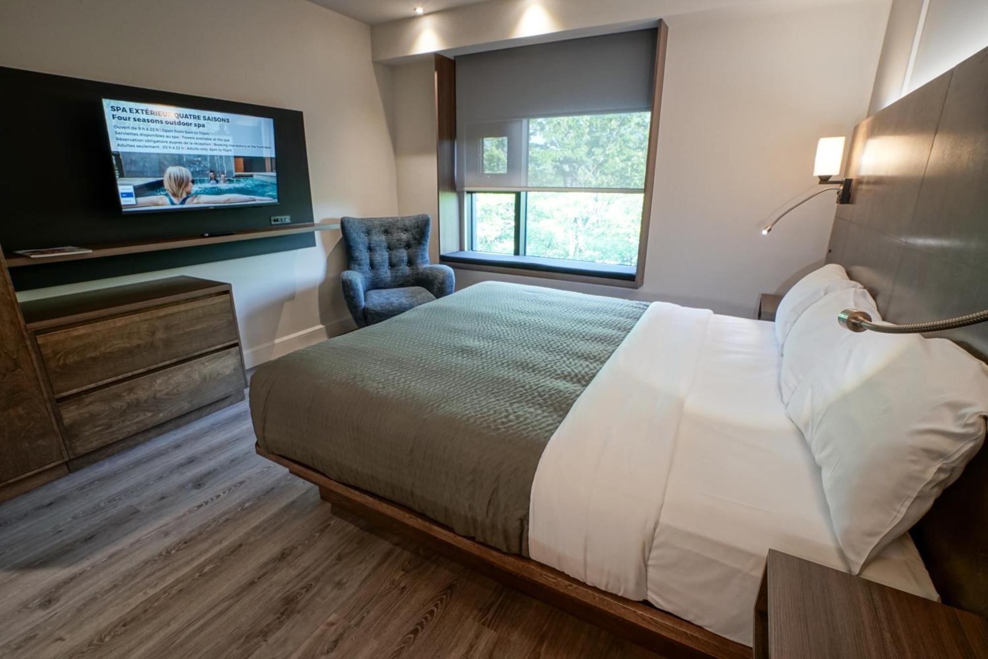 Hotel & Suites Normandin 莱维斯 外观 照片