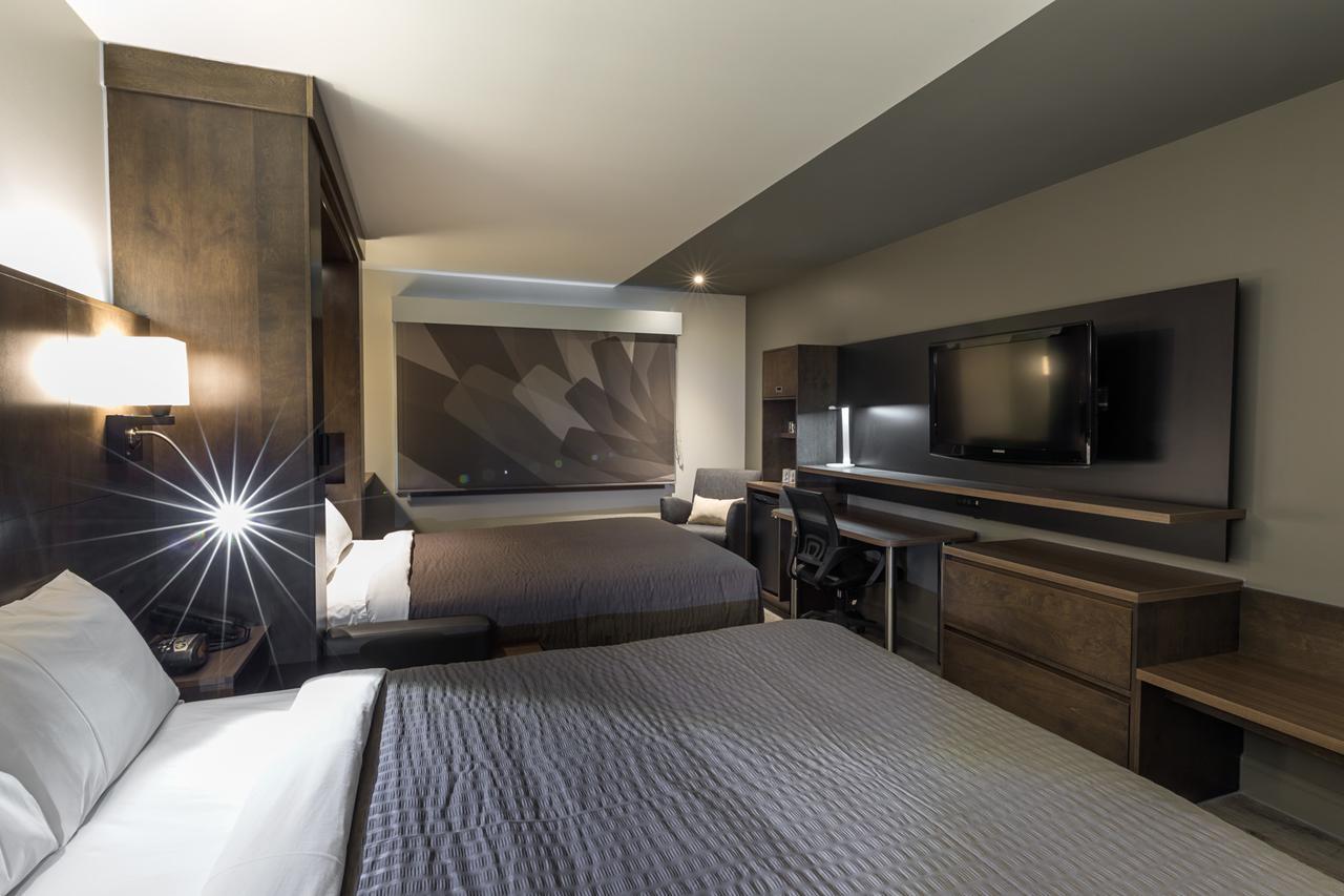 Hotel & Suites Normandin 莱维斯 外观 照片