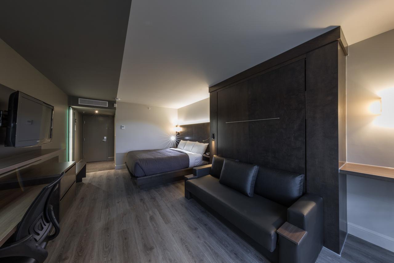 Hotel & Suites Normandin 莱维斯 外观 照片