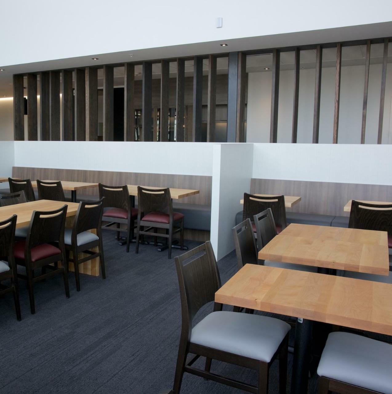 Hotel & Suites Normandin 莱维斯 外观 照片